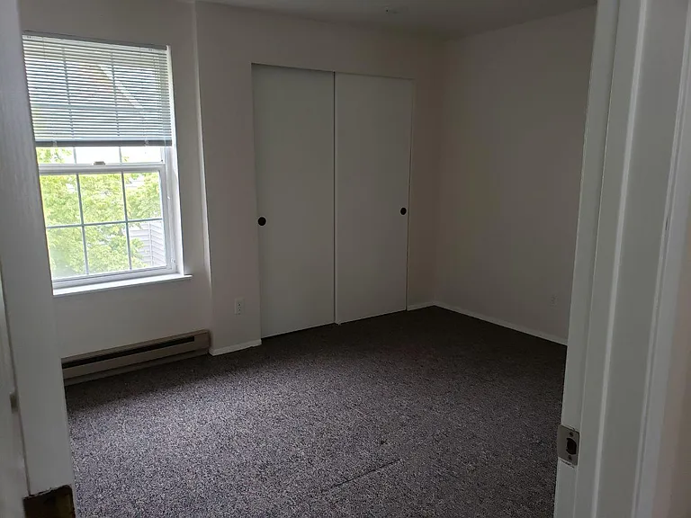 5688 Eagle Pkwy — Photo 10
