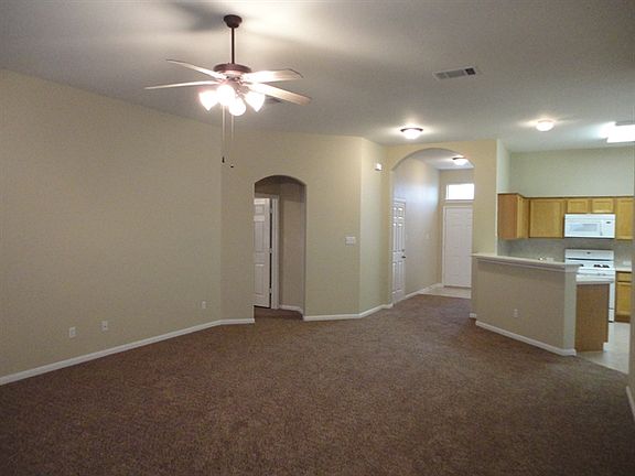 3rd image of 275 Goldenrod