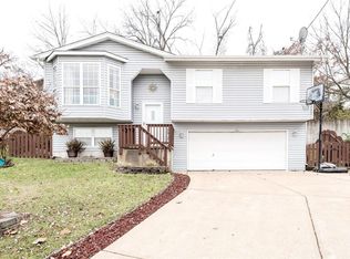 801 Country Glen Dr, Imperial, MO 63052