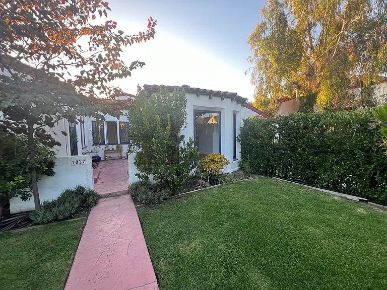 1025 S Curson Ave — Photo 1