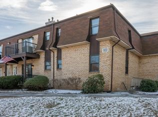 903 Yorkshire Dr, Flemington, NJ 08822
