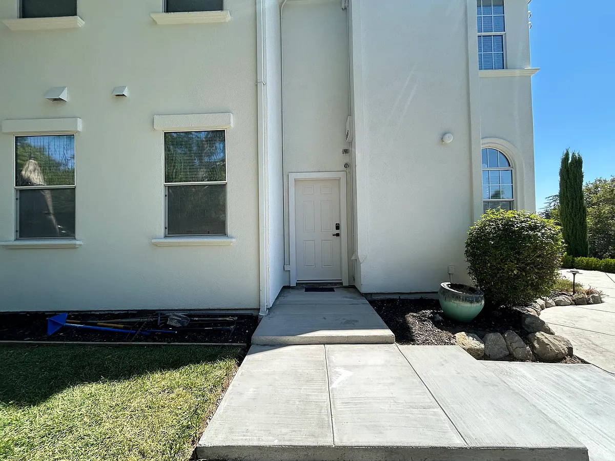 Building Photo - 1885 Buttner Rd #2