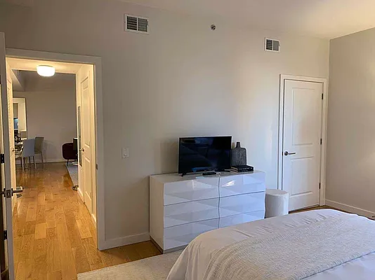 Rented by Compass | media 14