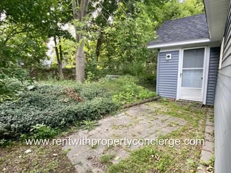 22 Helen Ave #2 — Photo 9