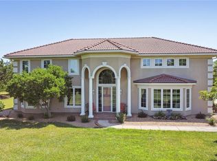 15555 S Moonlight Rd, Olathe, KS 66061