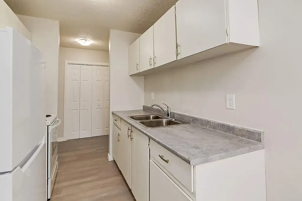 New Delton Apartments — Photo 4