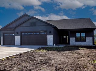 N101W16861 Tanglewood Dr, Germantown, WI 53022