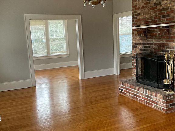 5th image of 2718 Herschel St
