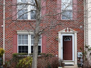 110 Rolling Hill Ct, New Hope, PA 18938