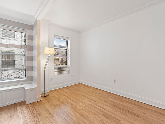 4th image of 204 W 10th St APT 20