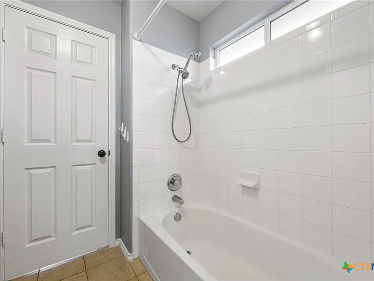 5101 Birmingham Cir — Photo 32
