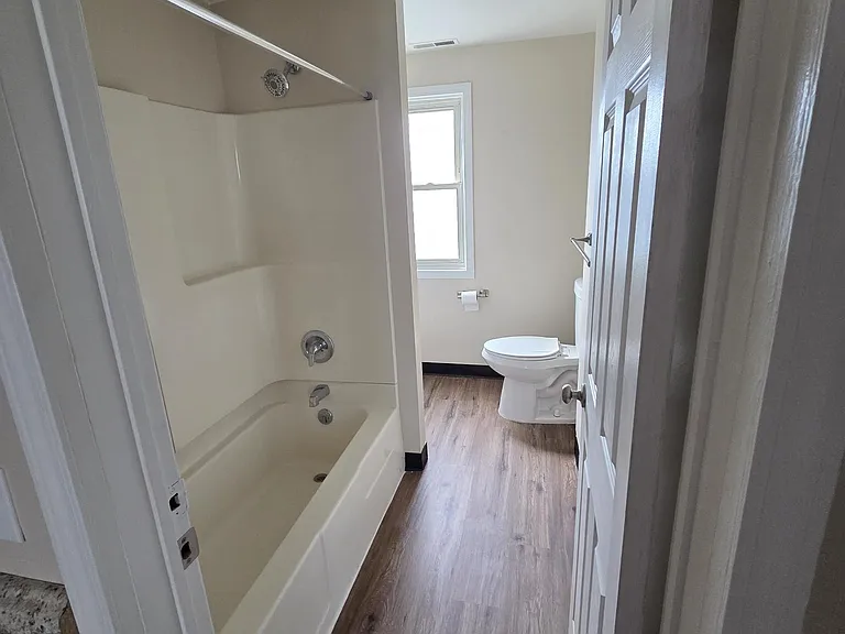 613 13th St #1 — Photo 7