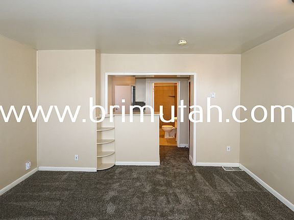 2nd image of 1261-1267 E Alameda Ave