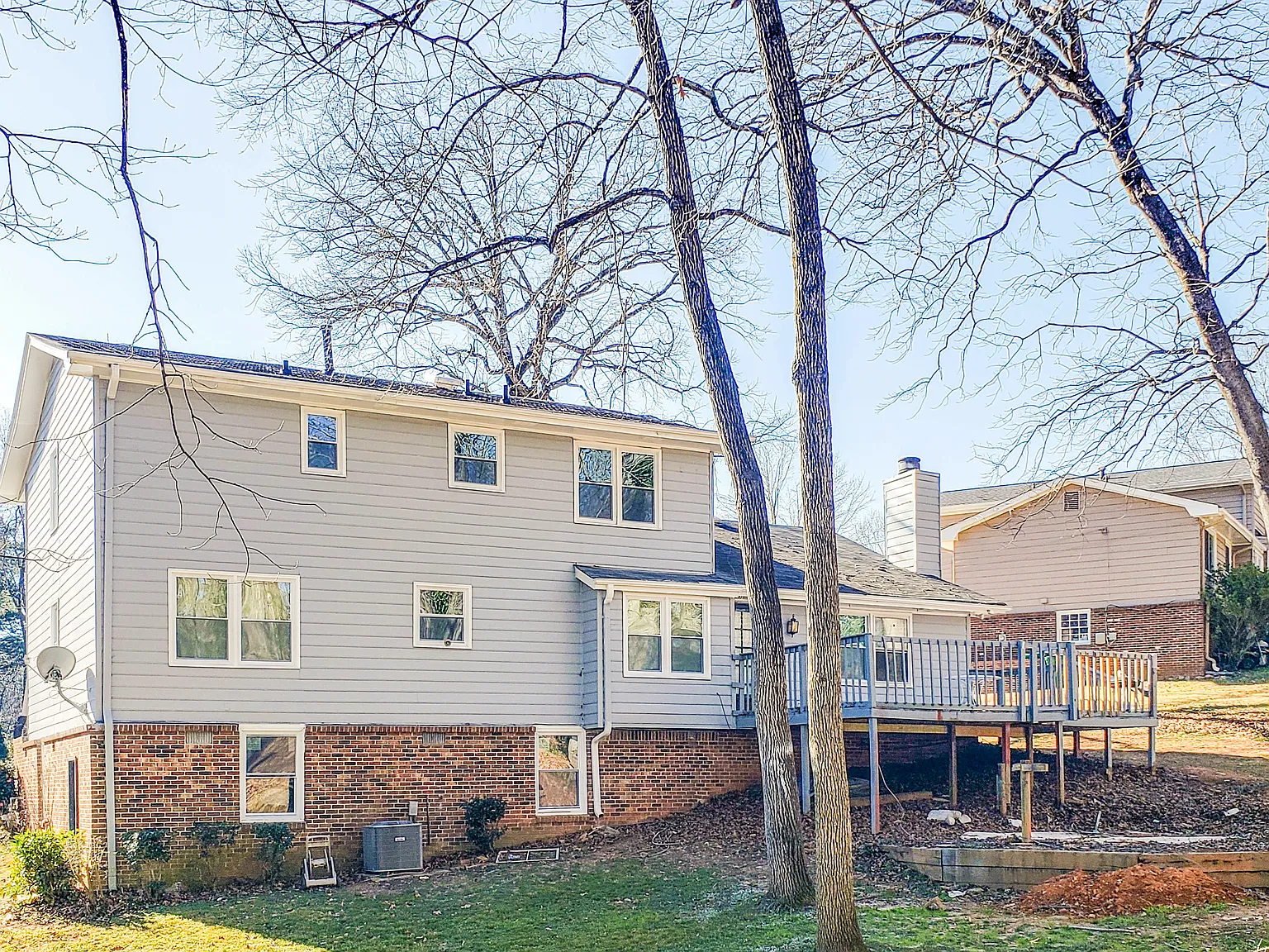 4 bed, 4.0 bath, 2412 sqft, $845 — Photo 4