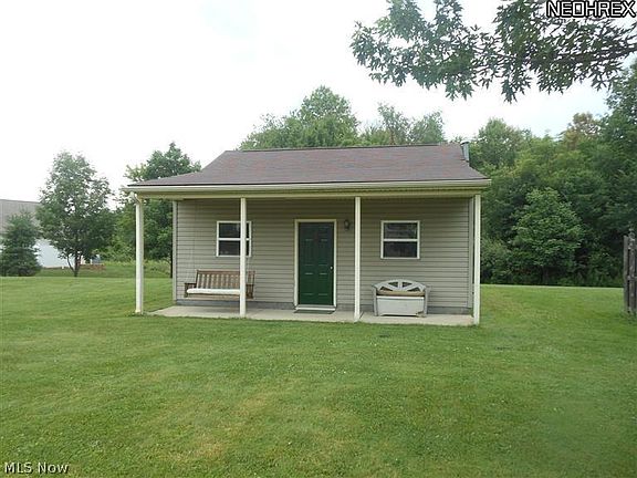 3rd image of 182 Aspen Dr NW