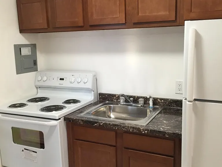 1303 Cove Ave #303 — Photo 9