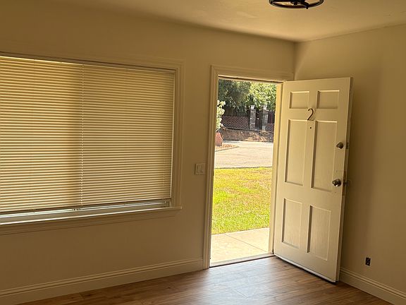 3rd image of 2830 Coloma St APT 2