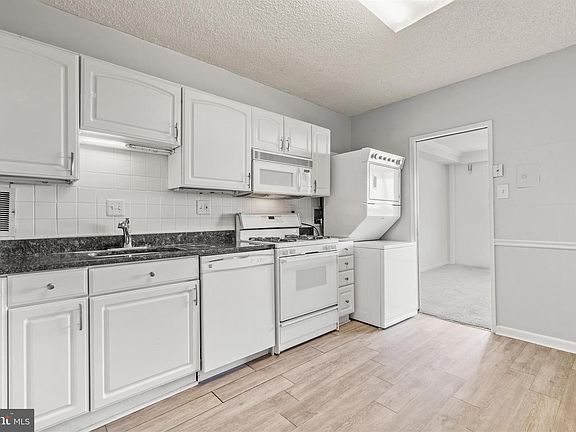 3rd image of 3701 S George Mason Dr Unit 2504N