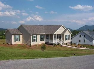 1103 Park Mountain Ter, Huddleston, VA 24104