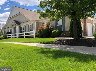 17 Falcon Ct, Hamilton, NJ 08690