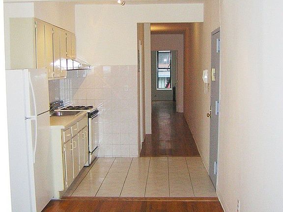 4th image of 230 W 95th St APT 34