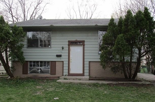 1st image of 22410 Nichols Dr
