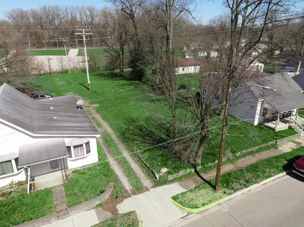 638 W Franklin St, Shelbyville, IN 46176