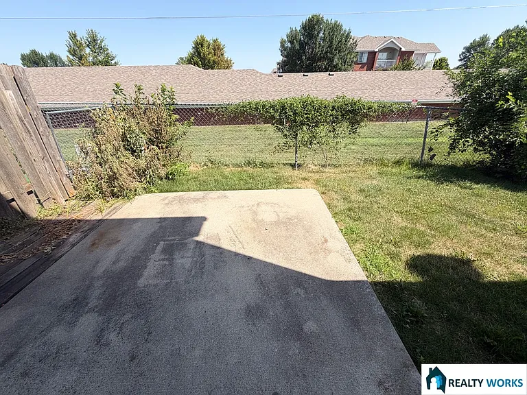 2230 W Todd Ln — Photo 8