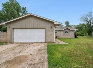 120 Granada Pl, Mannford, OK 74044