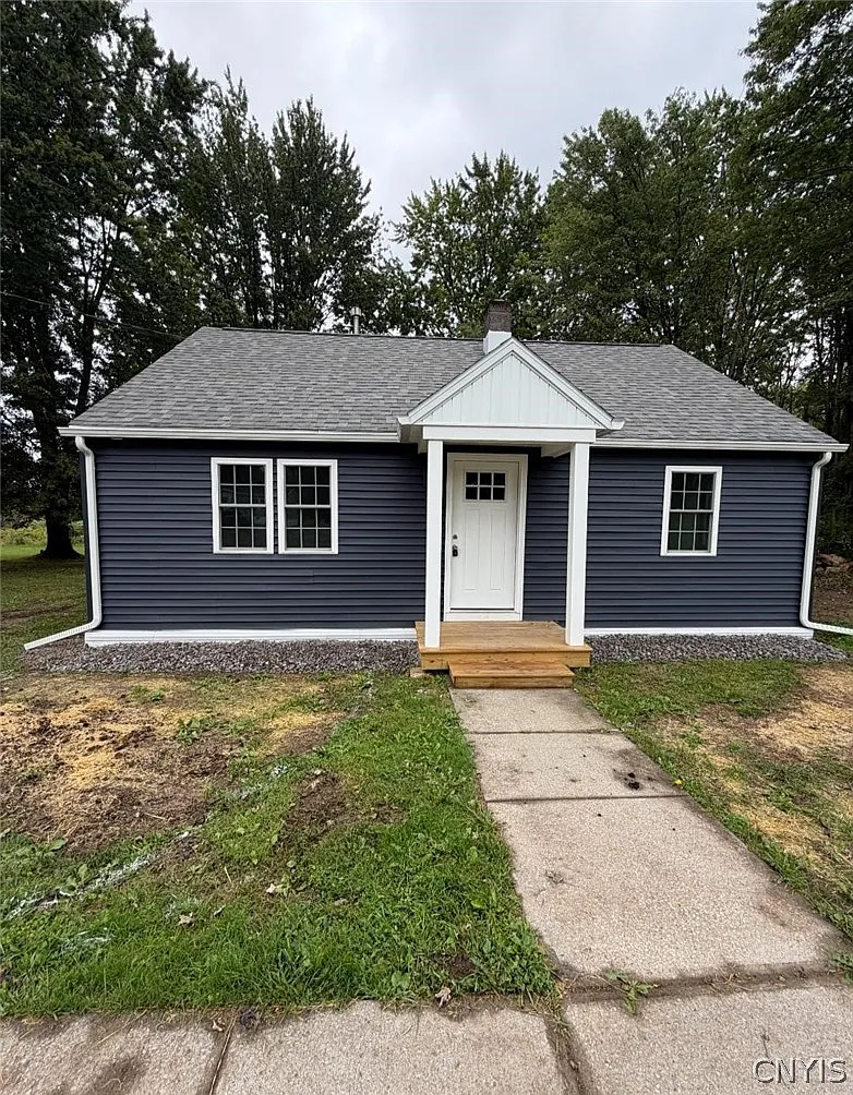 2 bed, 1.0 bath, 800 sqft, $2,200 — Photo 1
