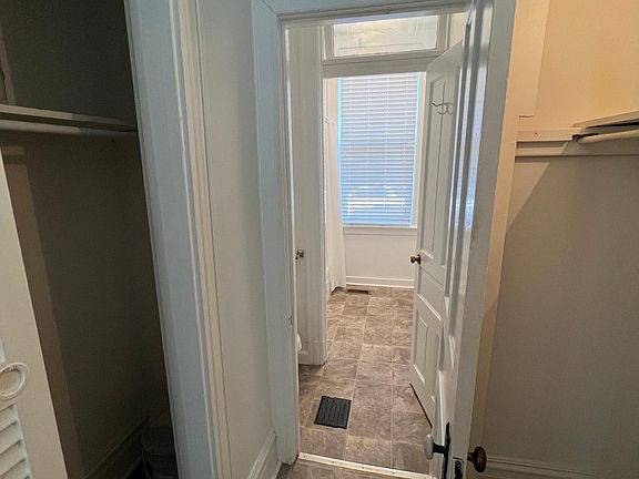 4th image of 2125 Grove Ave APT 1