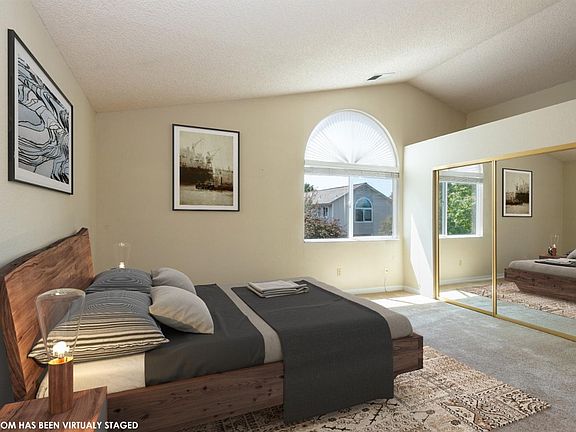 4th image of 1415 Muir Place