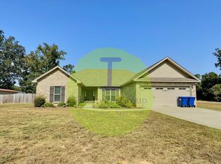 1017 Ridge Point Dr, Deatsville, AL 36022