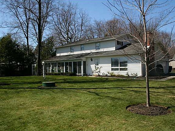 4th image of 6693 Knollwood Dr