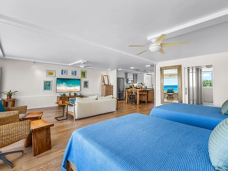 2895 Kalakaua Ave #501 — Photo 18
