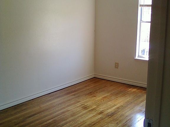 3rd image of 2318 Ollie St