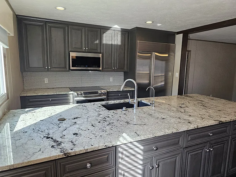 3434 Laguna Dr — Photo 26
