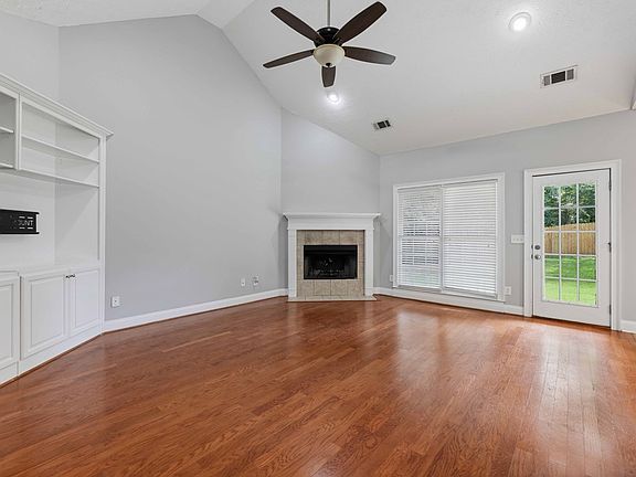 5th image of 4528 Warner Ct
