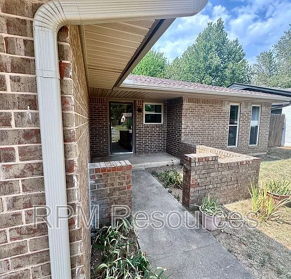 405 Meadow Lake Dr — Photo 4