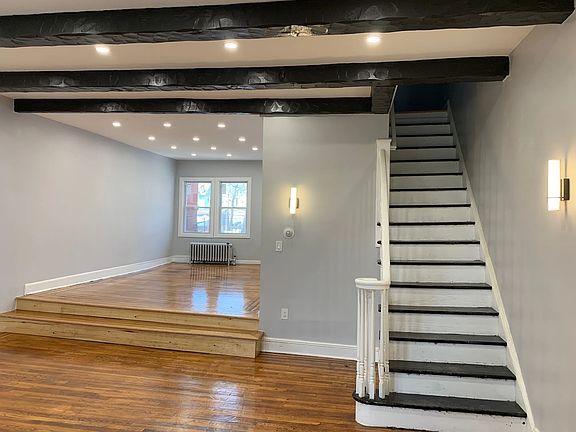 3rd image of 17315 Sayres Ave