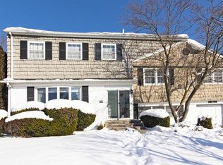 3 Dorothea St, Plainview, NY 11803