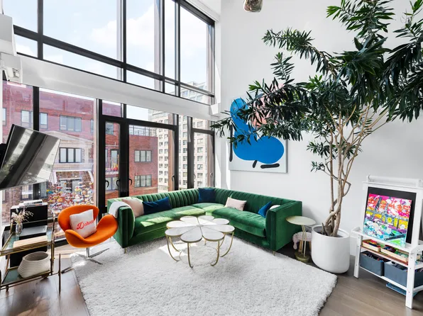 429 Kent Avenue image 7 of 21