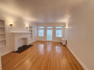 6305 N Washtenaw Ave APT 1, Chicago, IL 60659