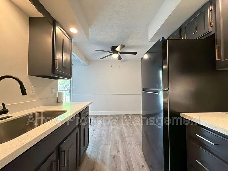 1 bed, 1.0 bath, 652 sqft, $850 — Photo 2