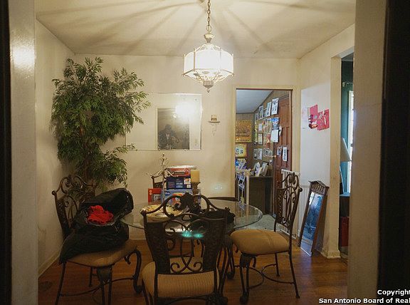 5th image of 2282 Hays St