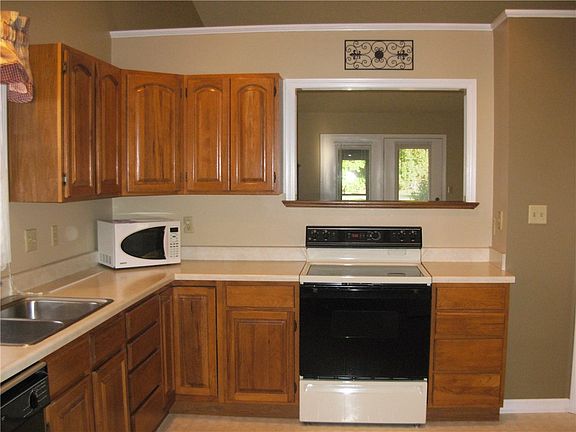 5th image of 707 Franklin Ct