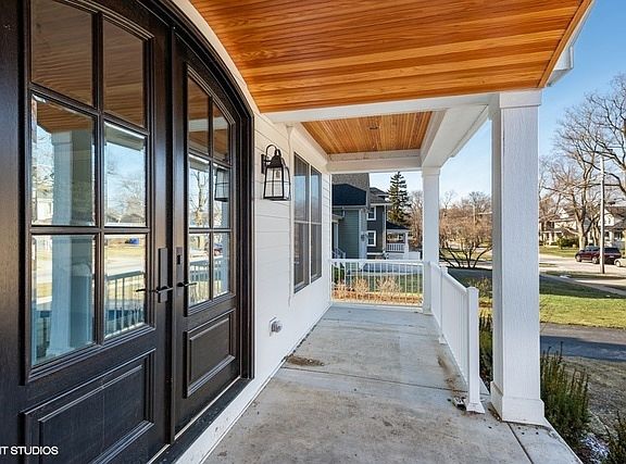 3rd image of 110 W Jefferson Ave