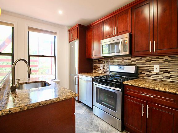 4th image of 118 Quincy St APT B4