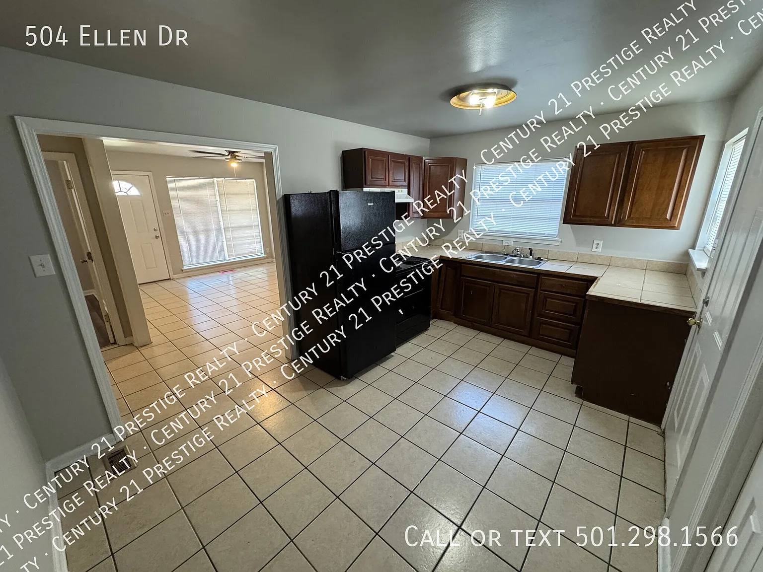 3 bed, 900 sqft, $975 — Photo 3