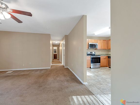 4th image of 375 Meadowbrook Dr